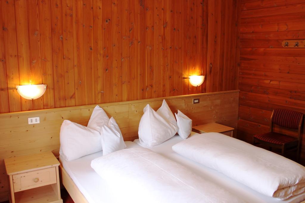 Albergo Alisander Corvara In Badia Quarto foto