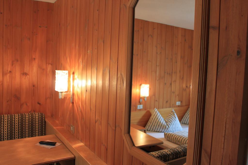 Albergo Alisander Corvara In Badia Quarto foto